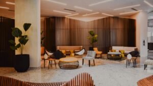 Read more about the article Skip the 50-Night Grind: Best Credit Cards to Fast-Track Hotel Elite Status
